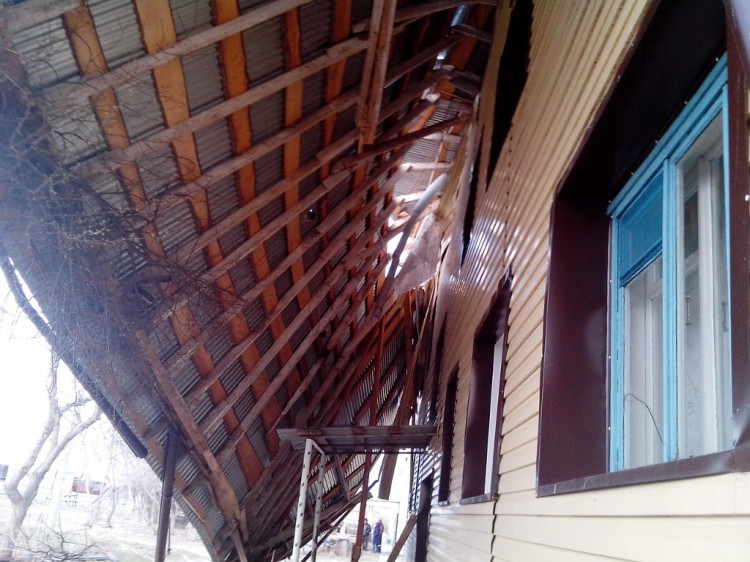 УРАГАН СЕРЕЖКА ПОИГРАЛ НЕМНОЖКО2040