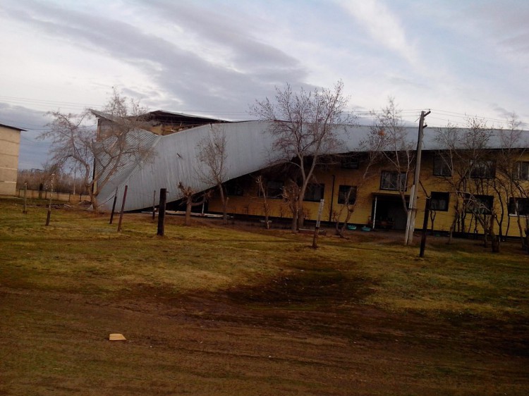 УРАГАН СЕРЕЖКА ПОИГРАЛ НЕМНОЖКО2045